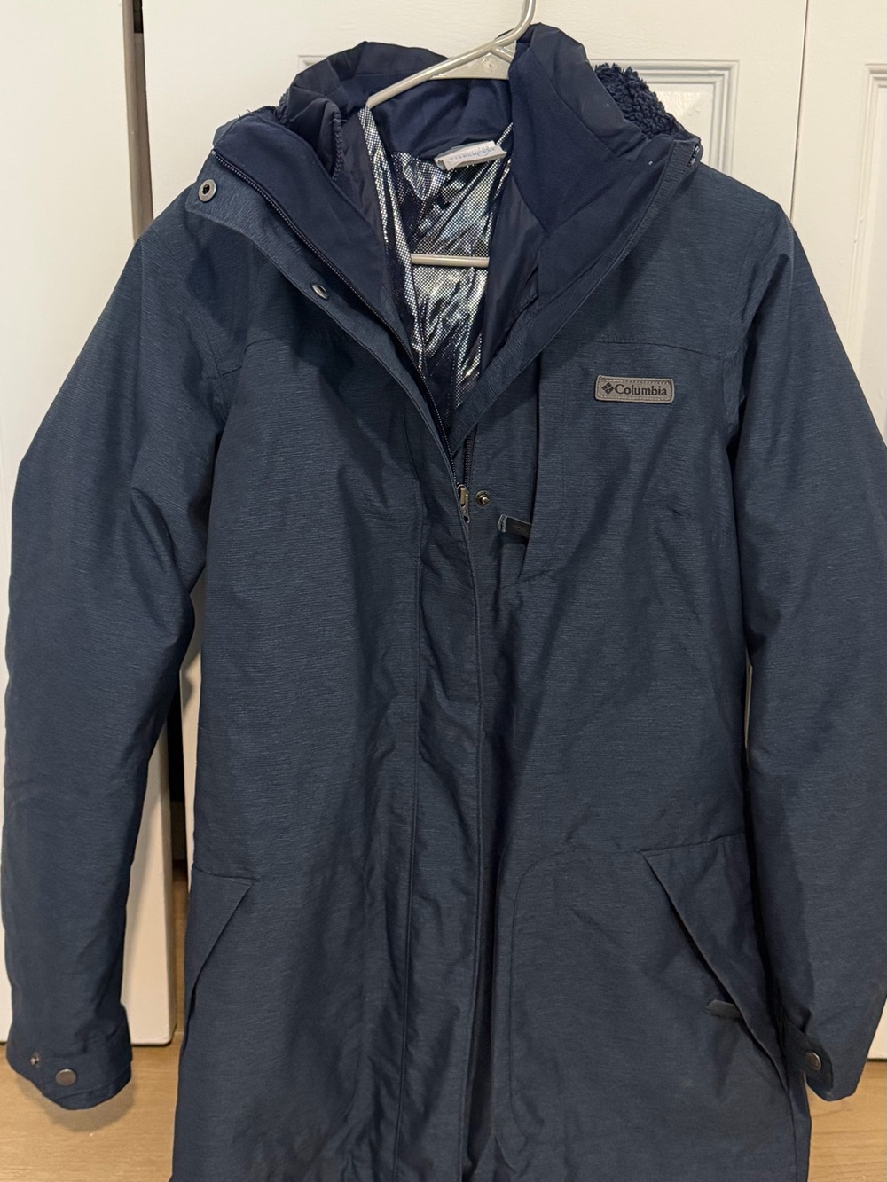 Columbia Navy Hooded Insulated Winter Jacket
